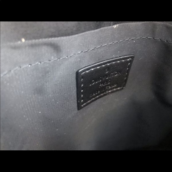 LV back pack - Picture 2 of 3